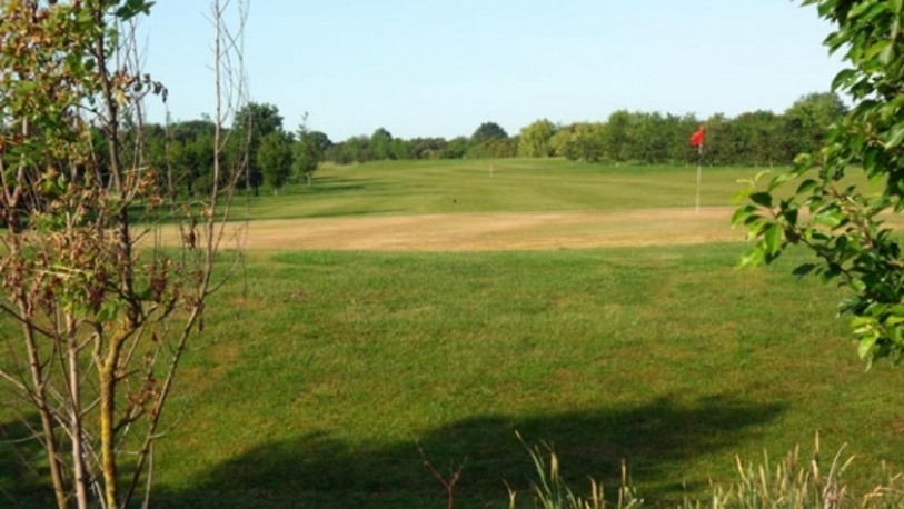 Fairway and green hole 9